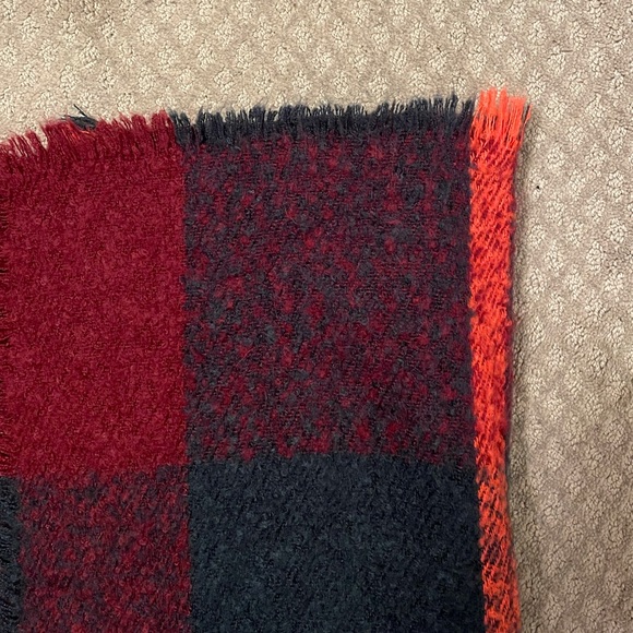 Soft warm large shawl wrap scarf - Picture 6 of 6